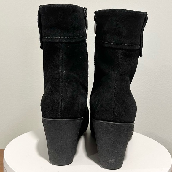 🌹LA CANADIENNE🌹 Begonia Black Suede Bootie Size: 11 - Picture 5 of 12